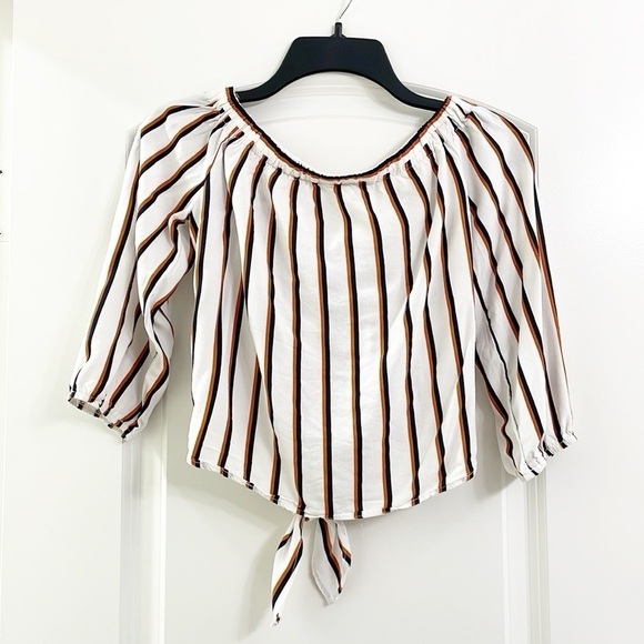 Striped front knot crop top - Picture 2 of 3